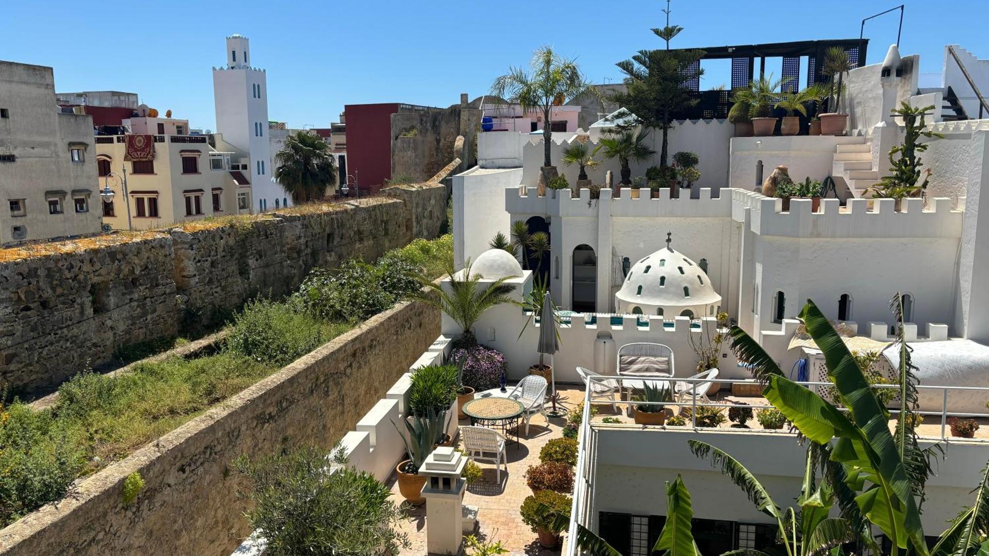 Riad Oasis D'Асила Екстериор снимка