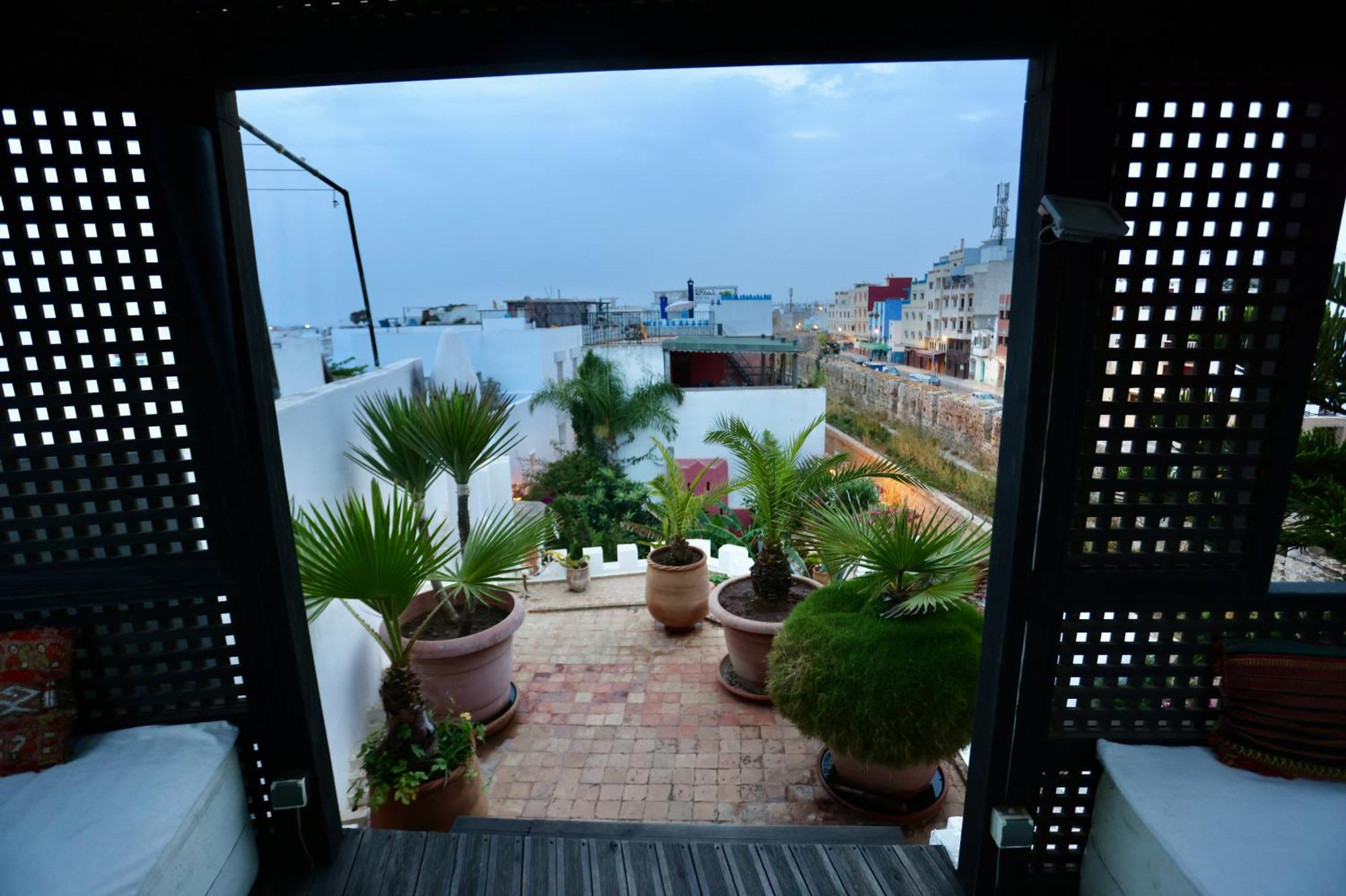 Riad Oasis D'Асила Екстериор снимка