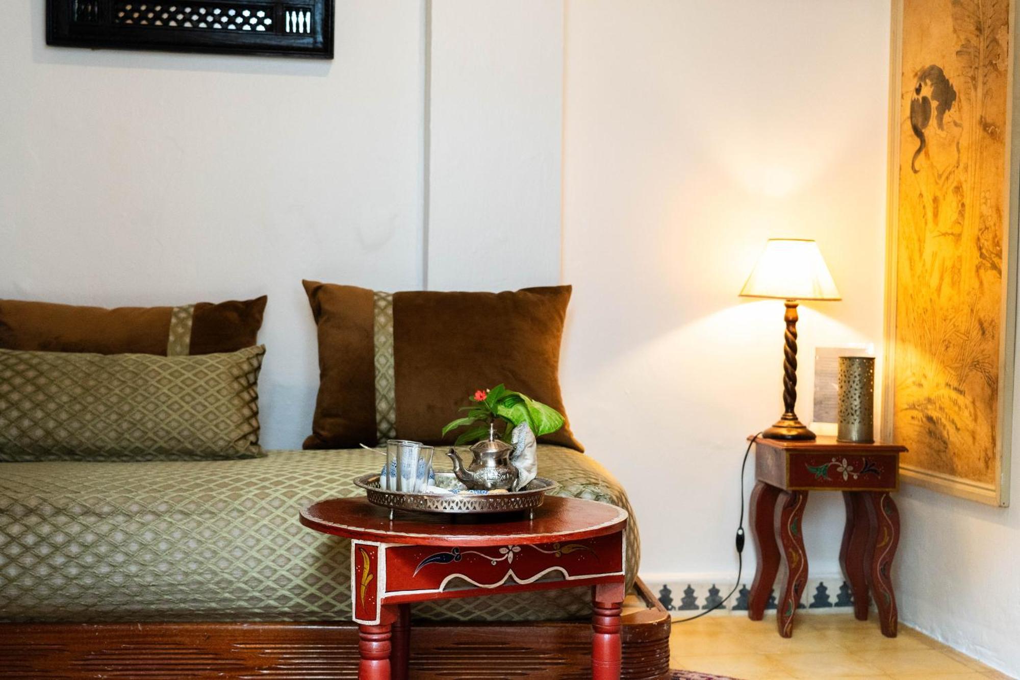 Riad Oasis D'Асила Екстериор снимка